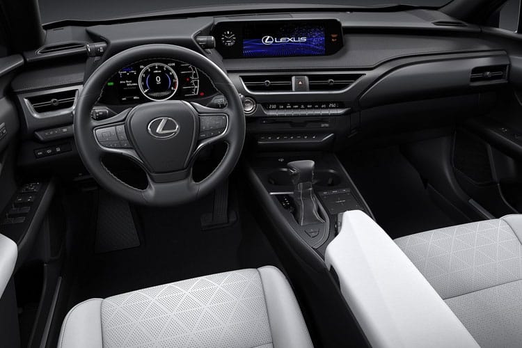 3817289 300h E4 2.0 Takumi 5dr CVT